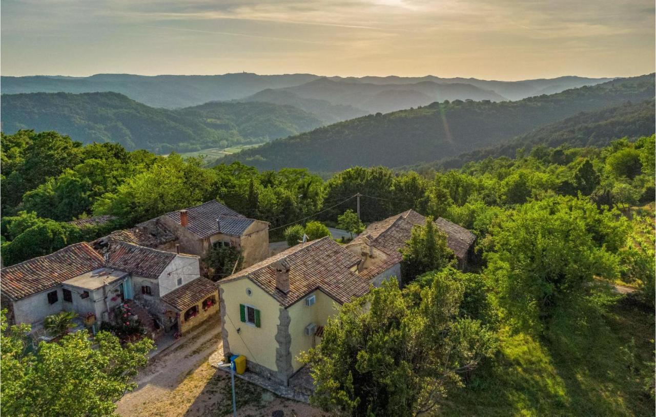 Beautiful Home In Krbune With Wifi Extérieur photo