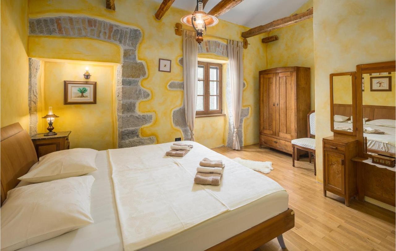 Beautiful Home In Krbune With Wifi Extérieur photo