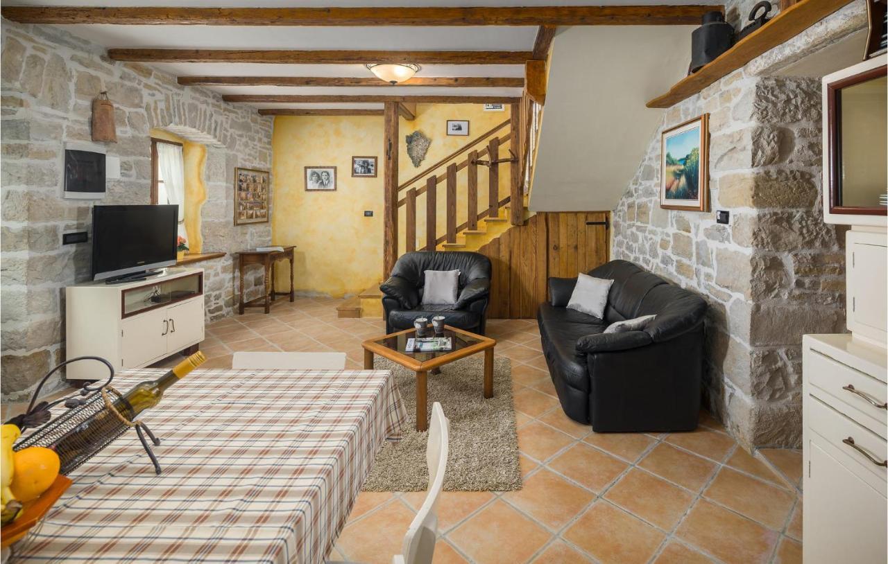 Beautiful Home In Krbune With Wifi Extérieur photo